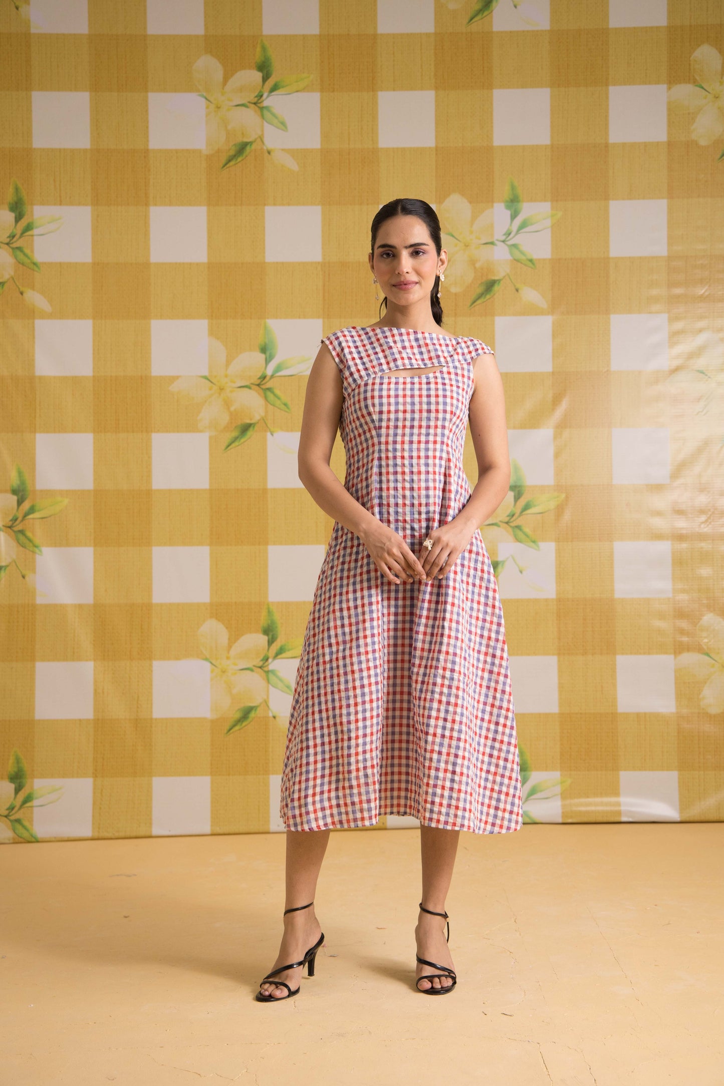 CUTOUT-ALINE DRESS