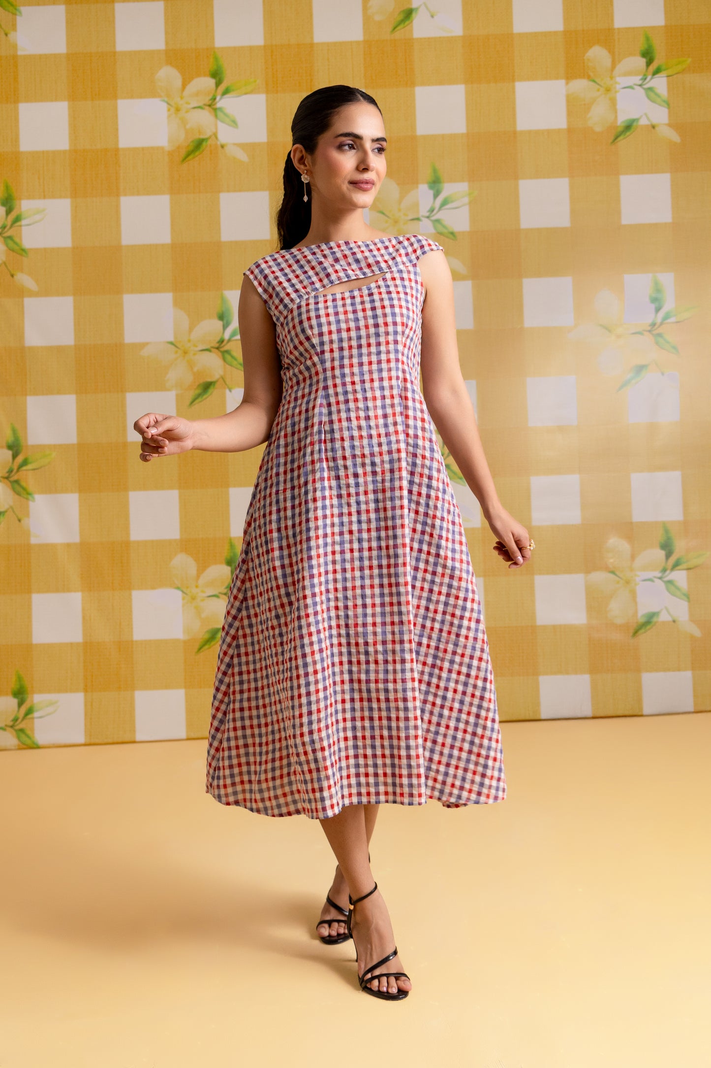 CUTOUT-ALINE DRESS